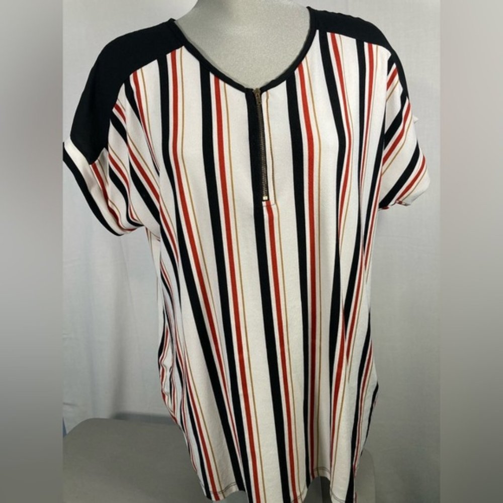 Tutta Bella maternity 2xL stretchy striped top with sheer shoulder detail